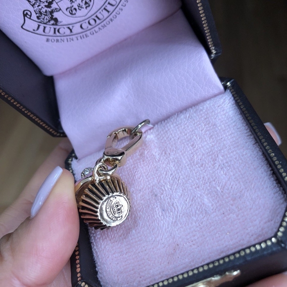 Juicy couture c-pink cupcake - Picture 3 of 6